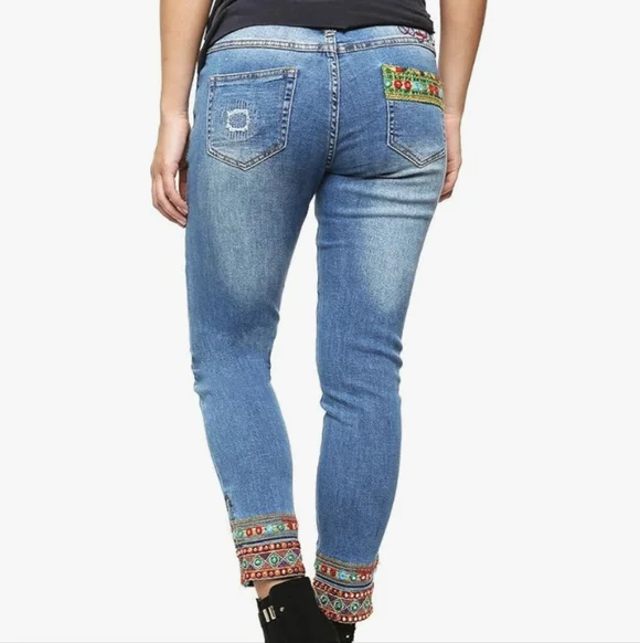 Desigual Pakaian Jada Wanita Embroidered Blue Jeans for Women - Picture 2 of 10